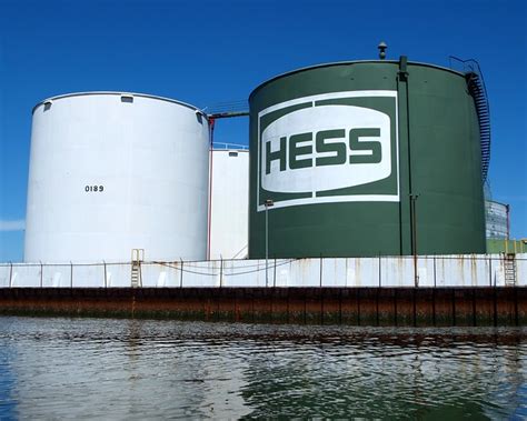 Hess Oil Terminal, Woodbridge Creek, Perth Amboy, New Jersey | Flickr - Photo Sharing!