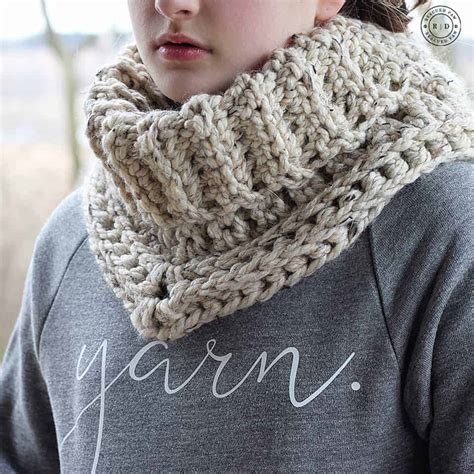 Easy Crochet Cowl Pattern - Easy Crochet Patterns