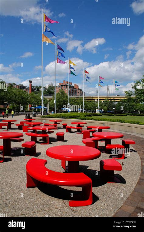 Red Tables And Flags At Sawyer Point Park Along The Ohio River In Cincinnati Ohio, USA Stock ...