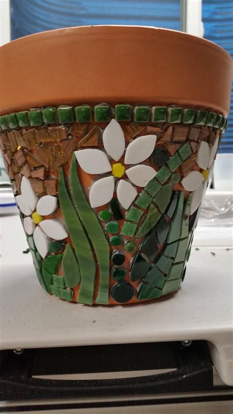 Pin by Dodie Pinski on Mosaic pots and pillars | Mosaic patterns, Mosaic flowers, Mosaic flower pots