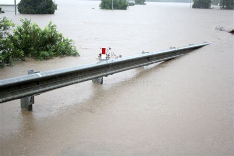 Brisbane Ipswich Colleges Crossing Flooded Brisbane River February 27th ...