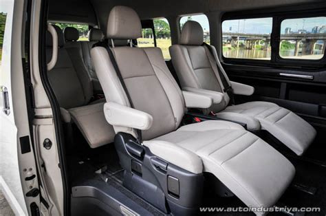 2015 Toyota Hiace Super Grandia LXV - Car Reviews