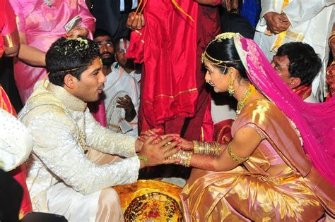 Cine Status: Allu Arjun & Sneha Reddy Wedding Bunny Marriage Photo Album!