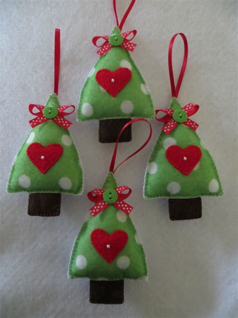 40 Attractive Felt Christmas Decorations Ideas - Decoration Love