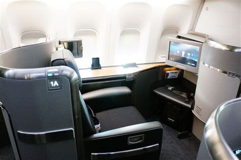 American Airlines Boeing 777-300ER Inaugural First Class Cabin Seats | AirlinesFleet.com