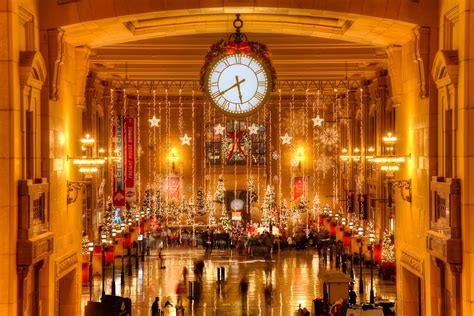 Union Station at Christmas Train Station Clock, Kcmo, Kansas City Missouri, Art Deco Buildings ...