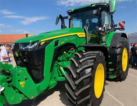 Unofficial: New John Deere 8R and 7R Series tractors unveiled - Agriland.ie