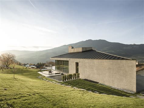 House on the Hill / MoDusArchitects | ArchDaily