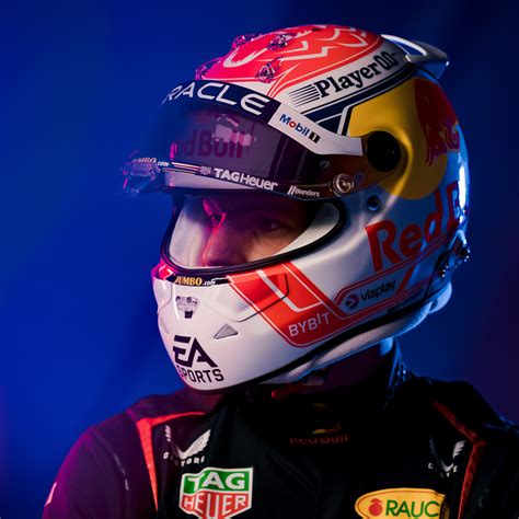 1:4 - 2023 Season Helmet - Max Verstappen