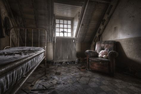 2,733 Abandoned Bedroom Images, Stock Photos, 3D objects, & Vectors ...