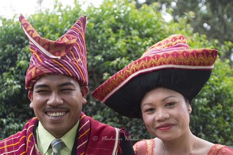 Indonesia: Sumatra - Batak tribe - Life & Travel Documentary