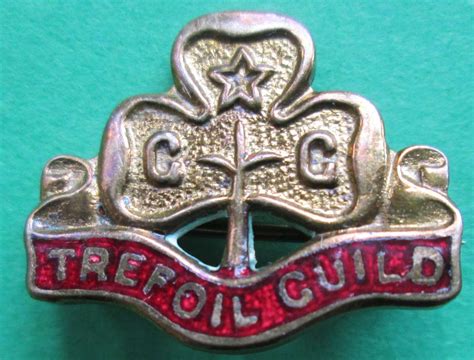 GIRL GUIDES TREFOIL GUILD PIN BADGE