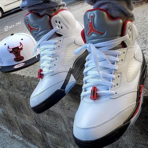 Que vaut la Air Jordan 5 Retro Fire Red 2020 Silver Tongue DA1911-102