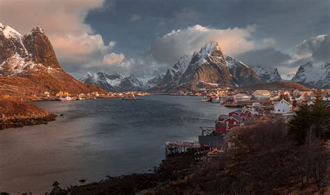 Early morning in Reine, Norway [2048x1216] : r/VillagePorn