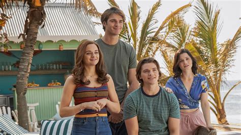 "The Kissing Booth 3" Drops Trailer With Joey King, Jacob Elordi, and More | Teen Vogue