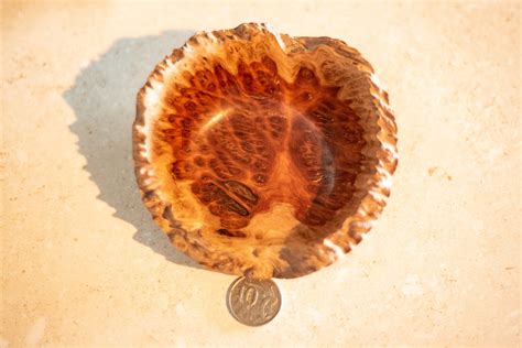 Beautiful Burl Bowl With Serrated 'Shark Mouth' Rim - Etsy.de