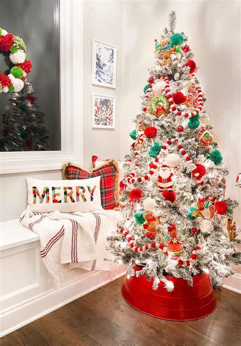 25 Amazing Christmas Throw Pillows for 2020