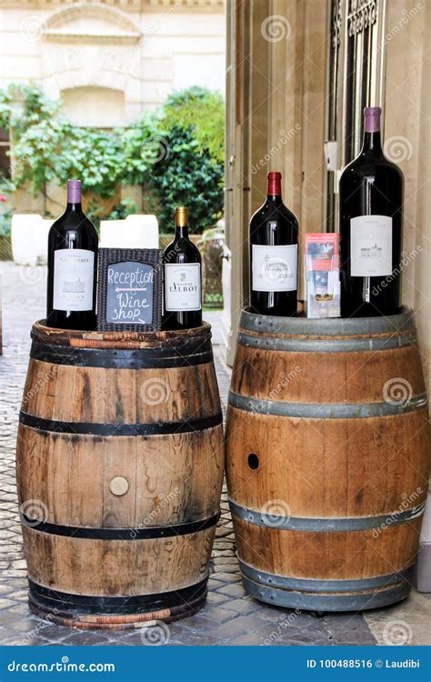 Wine tasting at bordeaux editorial photo. Image of wood - 100488516