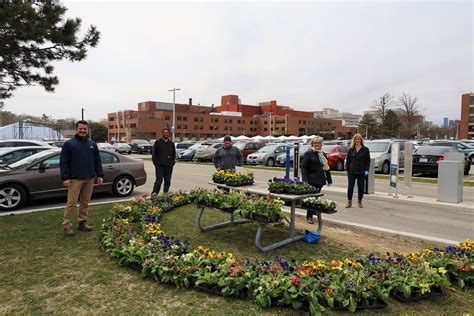 City of Mississauga Donates Spring Flowers to Health Care Professionals ...