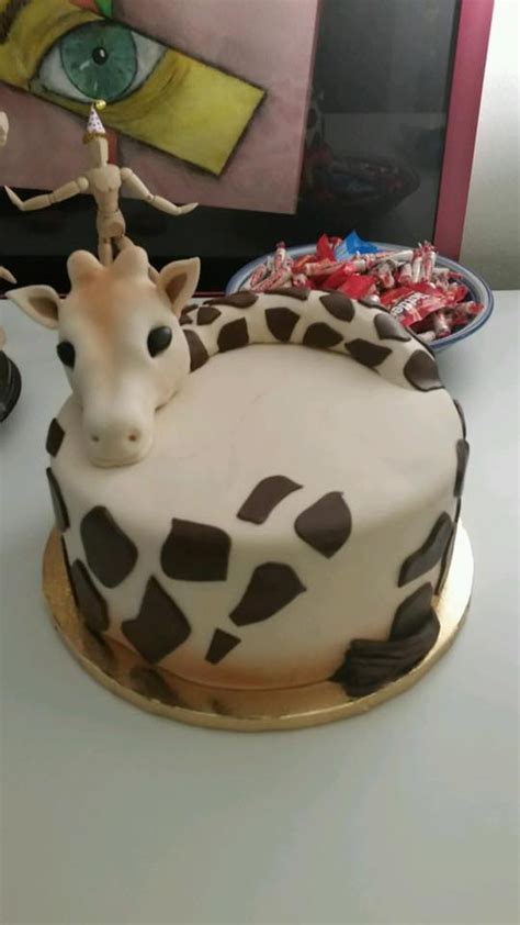 Giraffe Cake - CakeCentral.com