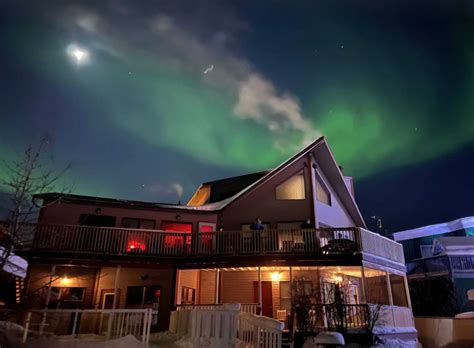 9 Amazing Vacation Rentals To See The Northern Lights In Canada ...