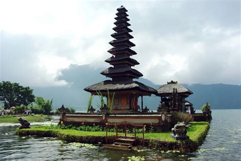 Banco de imagens : lago, torre, religião, turismo, local de culto ...