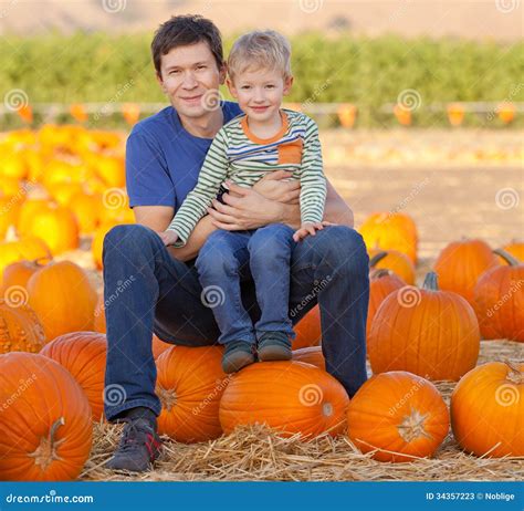 Family at the Pumpkin Patch Stock Image - Image of caucasian, farm: 34357223