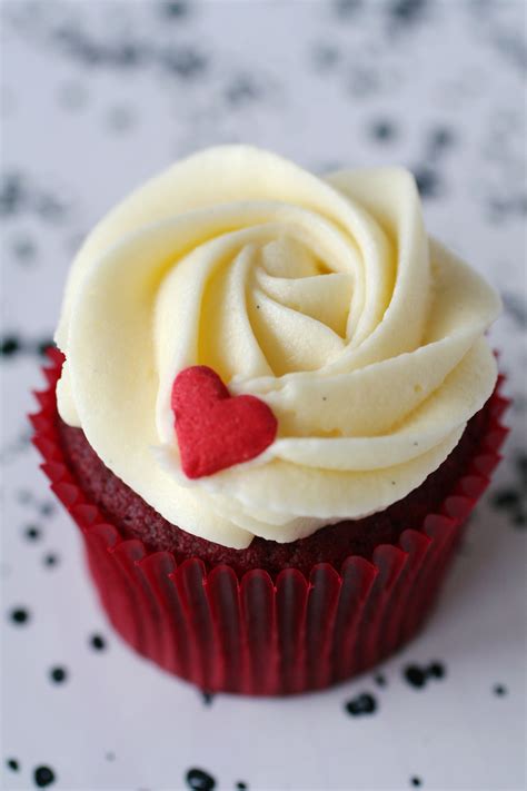 Red Velvet Cupcakes with Cream Cheese Frosting - Recipe