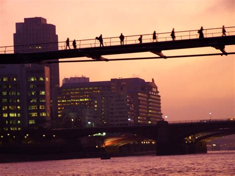 Wobbly bridge ~ London | Millenium bridge ,River Thames ,Lon… | Flickr