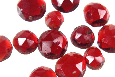 Full Guide To Garnet vs. Ruby (This Is The Difference)