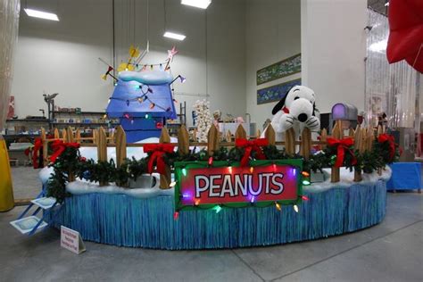 Image result for snoopy christmas float | Macy's thanksgiving day ...