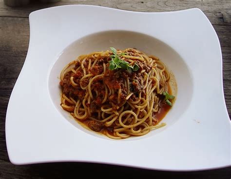 File:Spaghetti bolognese.jpg - Wikimedia Commons