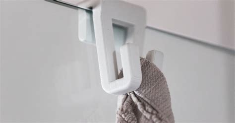 Quick release hook for glass shower wall - Quick Release Haken für Glasduschwand by Print before ...