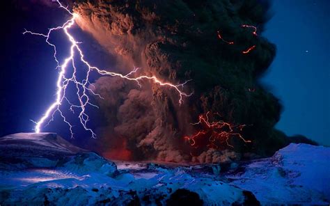 Volcano Lightning Wallpapers - Top Free Volcano Lightning Backgrounds - WallpaperAccess