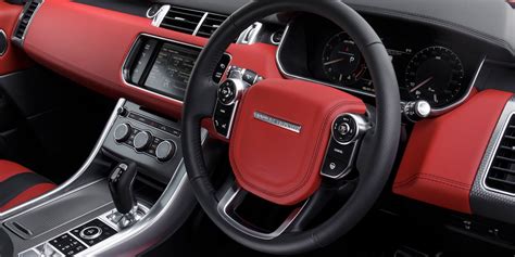 Range Rover Sport SVR Interior & Infotainment | carwow