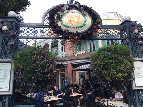 Guide to Disneyland Restaurants by Location & Price