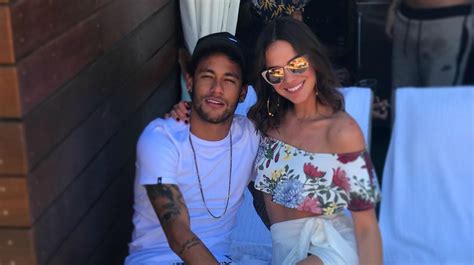 Neymar back with ex-girlfriend Bruna Marquezine for fourth time | Soccer | Sporting News