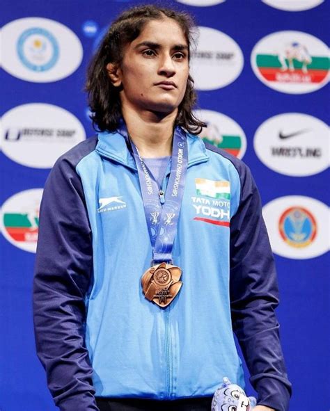 Vinesh Phogat Wiki, Height, Weight, Age, Boyfriend, Family, Biography ...