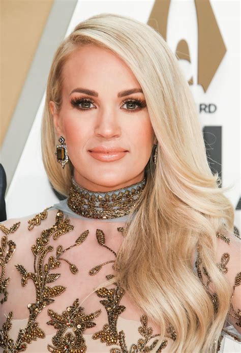 Carrie Underwood – CMA Awards 2019 • CelebMafia