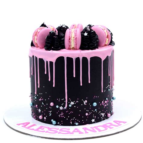 Black cake pink drip