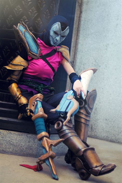 miumachi: “ Female Jhin cosplay by Orobas Cosplay Feel free to share! Please keep the credits ...