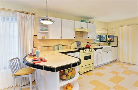 15 Retro Kitchen Appliances You’ll Love - Cottage style decorating, renovating and entertaining ...