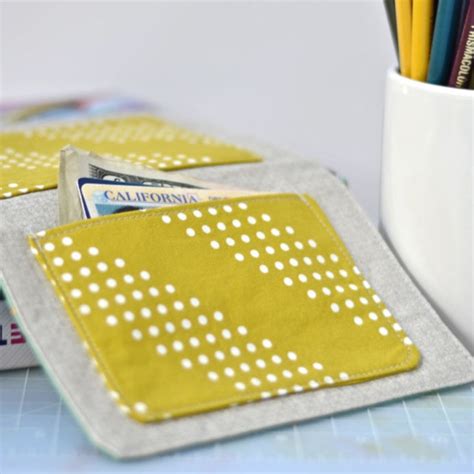 Simple DIY Fabric Wallet - Dear Handmade Life