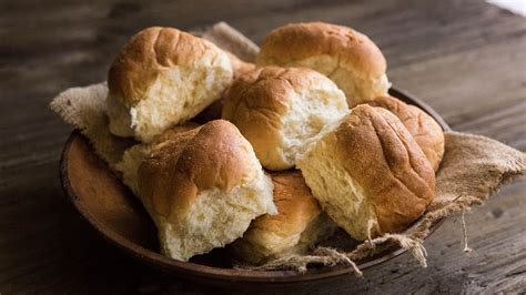 How Pandesal Became a Filipino Breakfast Staple - Eater