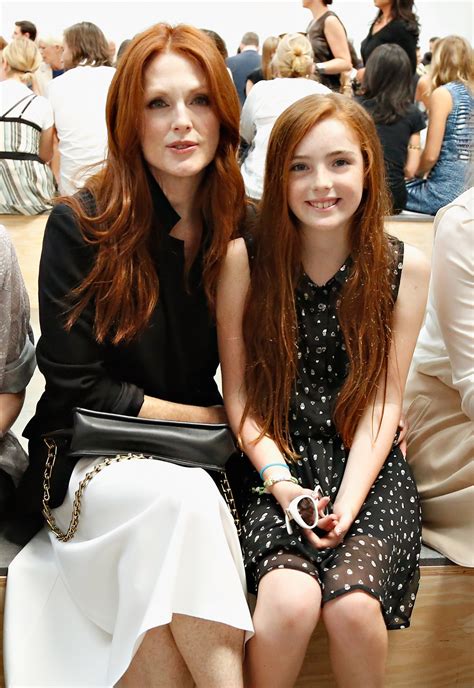 Julianne Moore, Daughter Join The Front Row Celebs At Fashion Week 2013 (PHOTOS) | HuffPost