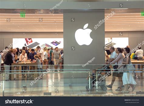 59 Apple Store Galleria Mall Images, Stock Photos, 3D objects ...