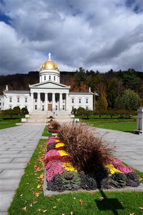 State House, Montpelier, Vermont Editorial Photography - Image of dome ...