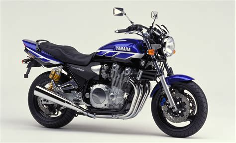 Review of Yamaha XJR 1300 2000: pictures, live photos & description Yamaha XJR 1300 2000 ...