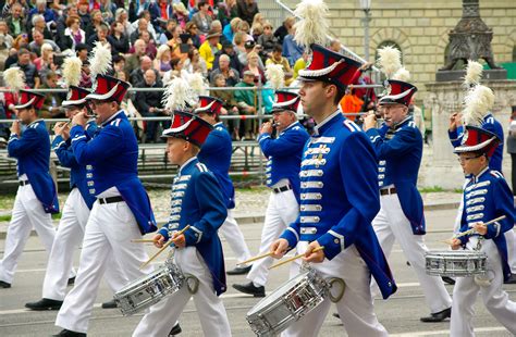 Free Images : person, musician, parade, marching band, festival, musicians, drums, munich ...