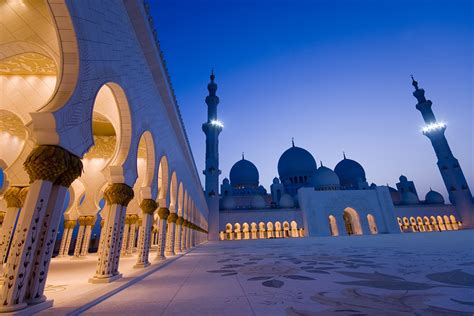 LED light: Project – Abu Dhabi Mosque